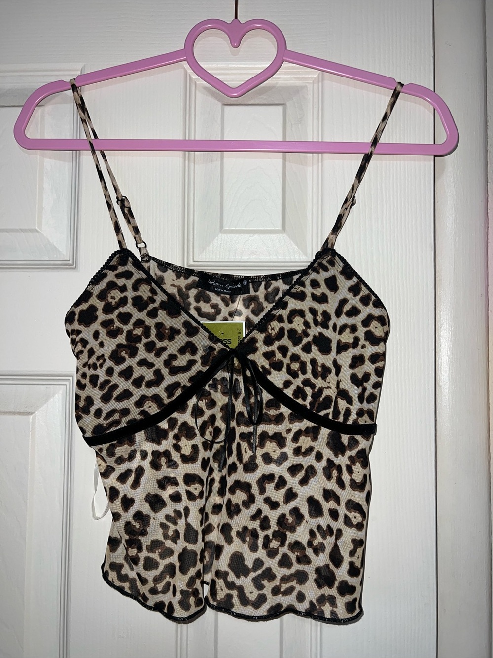 Leopard tank with bow detail